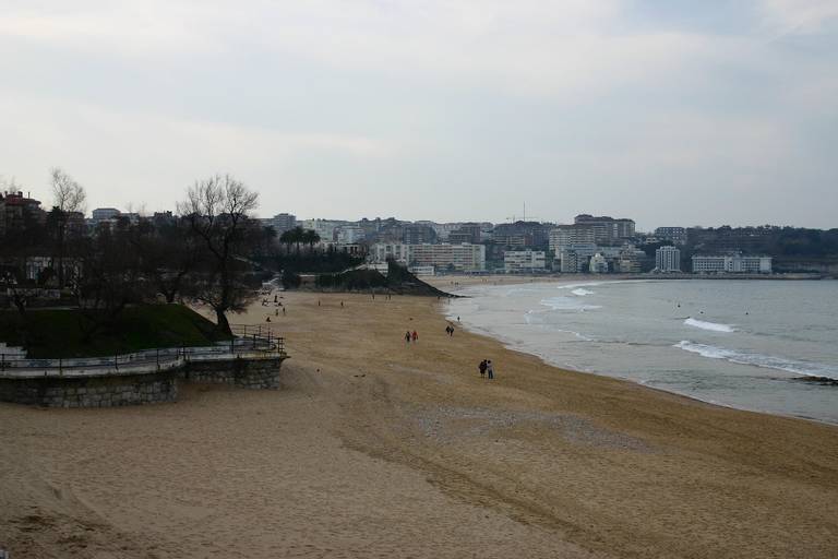 primera-playa-de-el-sardinero-santander-cantabria beach