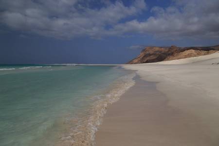 qalansiyah-beach-socotra-island beach