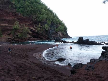 red-sand-beach-hanalei-hawaii beach