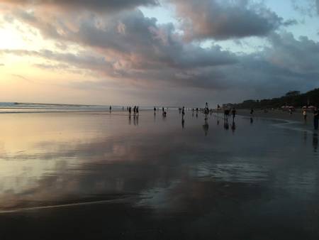 seminyak-beach-kerobokan-klod-bali beach