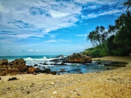 secret-beach-mirissa-southern-province beach