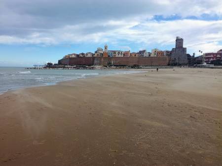 spiaggia-del-lungomare-nord-termoli-molise beach